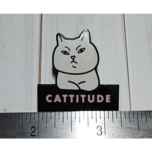 White Cat Cattitude Pin for a Hat, Lapel, Lanyard, Jacket or Backpack - Picture 3 of 3